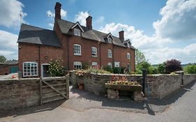 Moreton Hall Farm Bed & Breakfast Newport (shropshire) 4* United Kingdom